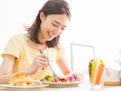 Jaga Tubuh Tetap Bugar dengan 5 Tips Makan Sehat Ini
