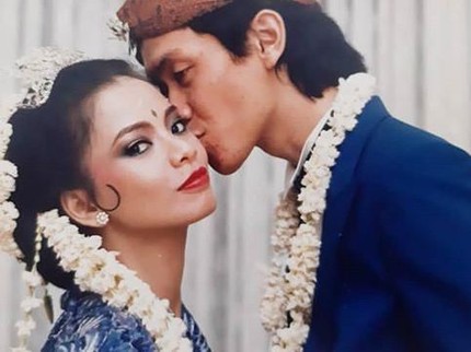 8 Foto Jadul Kenangan Memes & Addie MS Saat Gelar Pernikahan