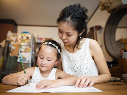 9 Tips Mendampingi Anak Belajar untuk Menghadapi Ujian, Penting Tenangkan Diri