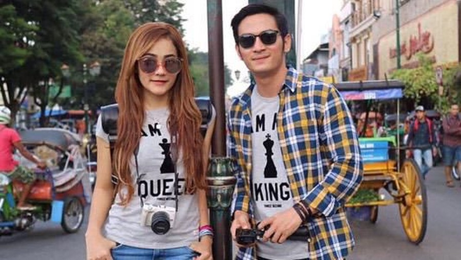 Pasangan Ichal Muhammad dan Dafina Jamasir mengungkapkan ingin segera mempunyai momongan. Tak tanggung-tanggung, mereka ingin mempunyai bayi kembar.