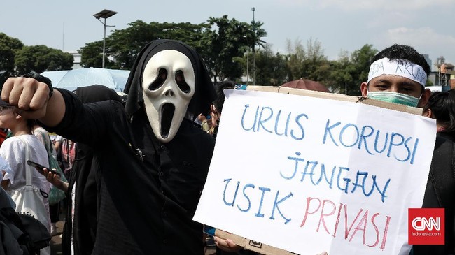 Aliansi Masyarakat untuk Keadilan Demokrasi menilai RKUHP masih bermasalah baik secara subtansi dan proses pembahasan. Isinya juga dinilai sarat pemenjaraan.
