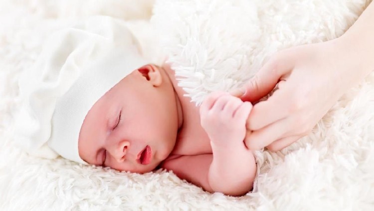 Carlito Untuk menambah referensi, intip deretan nama bayi laki-laki bermakna terkasih ini, Bunda.