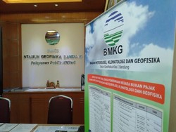 BMKG Prediksi Hari Ini Jawa Barat Dilanda Hujan Lebat Disertai Kilat