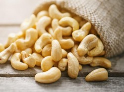 Unik! Ini Alasan SilverQueen Dicampur Kacang Mede