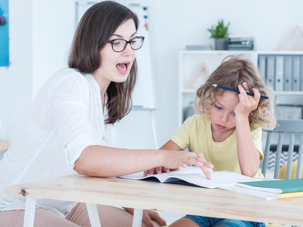 Bunda Tak Perlu Khawatir, Ini 5 Cara Membantu Anak Disleksia