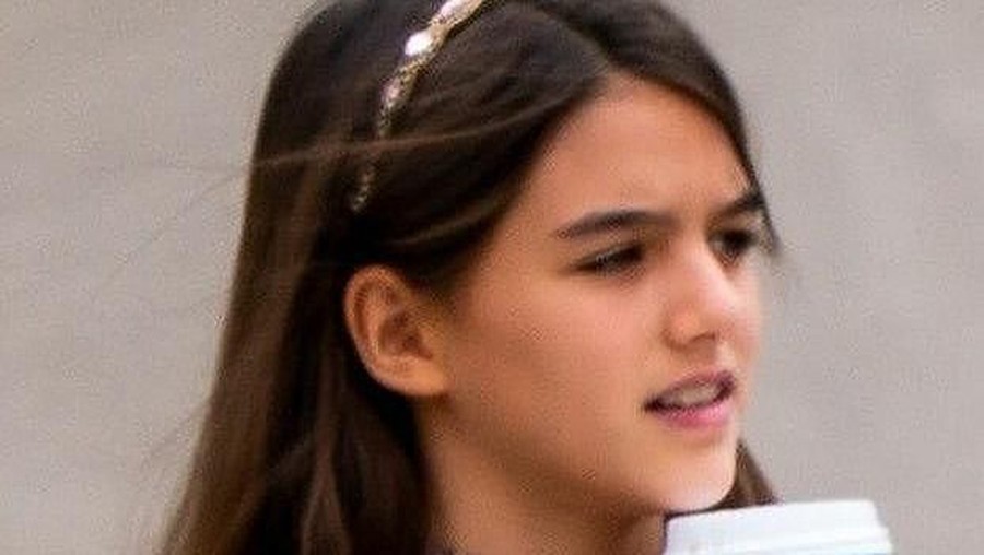 Putri tunggal Tom Cruise dan Katie Holmes yang mulai beranjak remaja.