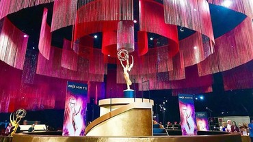 Patuhi Protokol Kesehatan, Presenter Emmy Awards 2020 Bakal Pakai APD
