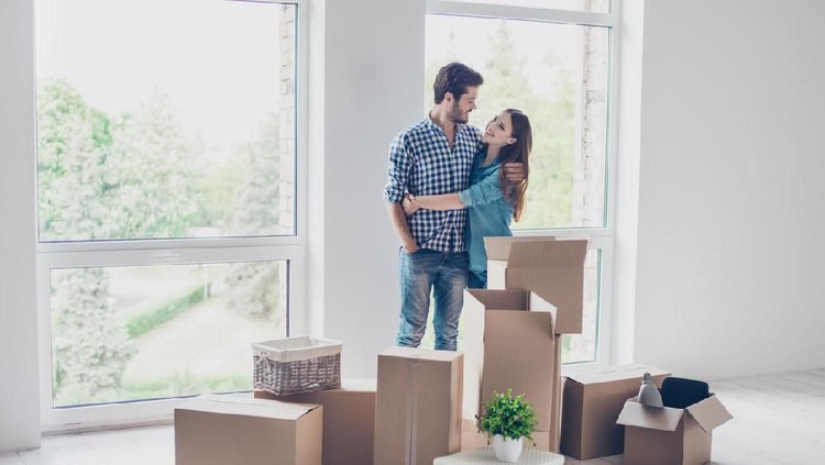 Pasangan muda lebih baik beli rumah sendiri atau mengontrak ya?