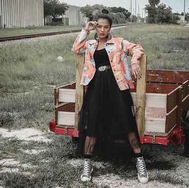 Mengenal Tiga Setia Gara, Lady Rocker yang Alami KDRT di Amerika