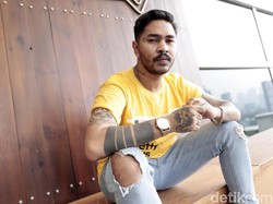 Maju Mundur Onadio Bintangi Hello Ghost