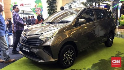 Daihatsu Sigra berhasil melampaui angka penjualan wholesale dari Honda Brio dan Toyota Kijang Innova yang berada di peringkat kedua dan ketiga.
