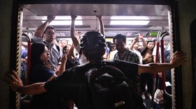 Di Balik Galaknya Pedemo Hong Kong