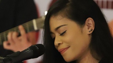 Suami Terbaring Lemah di RS, Kikan Namara Mohon Doa