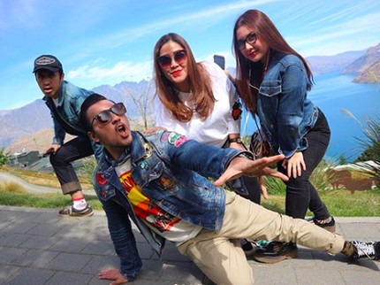 Jarang Terekspose, Intip 8 Foto Nyentrik Keluarga David 'Naif'