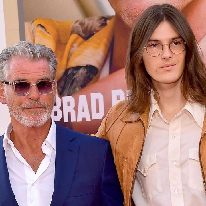 <p>Tak hanya Paris saja yang mewarisi wajah tampan Pierce Brosnan. Sang kakak, yakni Dylan juga dikaruniai paras rupawan. Dylan diketahui berprofesi sebagai model. (Foto: Instagram @piercebrosnanofficial)</p>