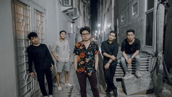 img-title Lirik Lagu Elu-Elukan - Juicy Luicy