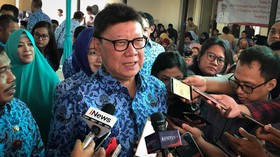 Tjahjo Sedih Setiap Lapor Kepala Daerah Kena OTT ke Jokowi-JK