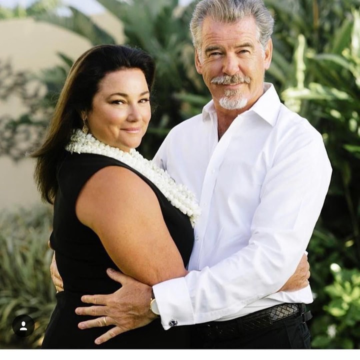 <p>Pemeran James Bond, Pierce Brosnan, menikah untuk kedua kali dengan Keely Shaye Smith pada 2001. Istri pertamanya, Cassandra Harris, meninggal pada tahun 1991. (Foto: Instagram @piercebrosnanofficial)</p>
