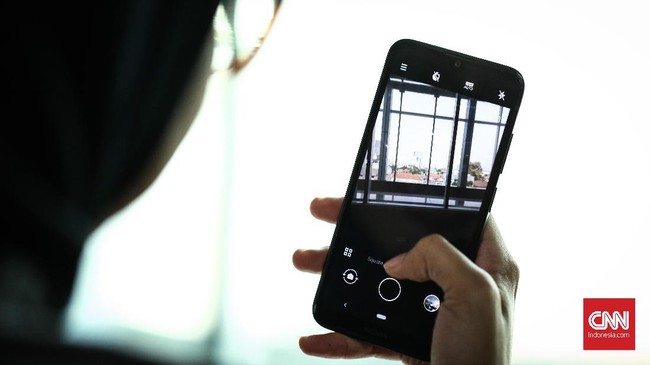 HMD Global meluncurkan Nokia 2.2 yang mengandalkan kamera mumpuni memotret di kondisi kurang cahaya (low light), tapi hasilnya ternyata tak terlalu memuaskan.