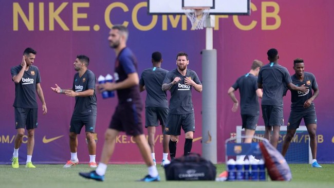 Barcelona perlu waspada dengan Borussia Dortmund jika tidak ingin menelan kekalahan saat bertanding di Signal Iduna Park dalam laga Grup F Liga Champions.