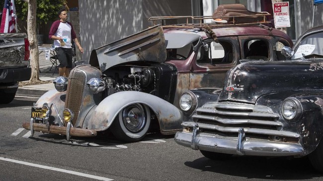 FOTO: Pesta Mobil Klasik di California