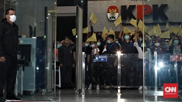 173 Pegawai KPK Lolos ASN Minta Pelantikan Ditunda Sebanyak 56 pegawai Direktorat Pengaduan Masyarakat, 42 penyidik, dan 75 pegawai dari Direktorat Penyelidikan meminta Pimpinan KPK menunda pelantikan.