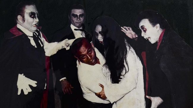 Gelontoran modal dari Kadir Mubarak menyelamatkan grup lawak Srimulat yang kehilangan tempat di TVRI pada akhir '1980-an.