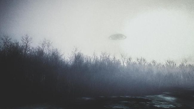 Bandara Manchester, Inggris, telah membantah klaim bahwa sebuah UFO (unidentified flying objects) tampak di wilayah udaranya dan mengambang di landasan pacunya