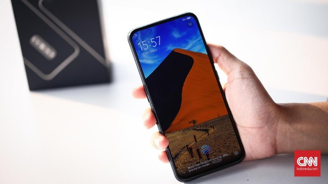 Vivo V17 Pro dibekali dua kamera depan 'menyembul' V17 Pro dan empat sensor di bagian belakang dengan sebuah flash.