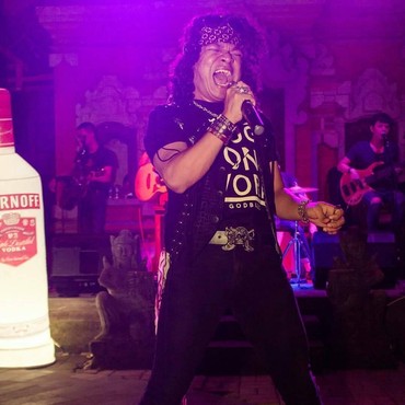 Candil Eks Seurieus Eksis Bareng Rockalisasi