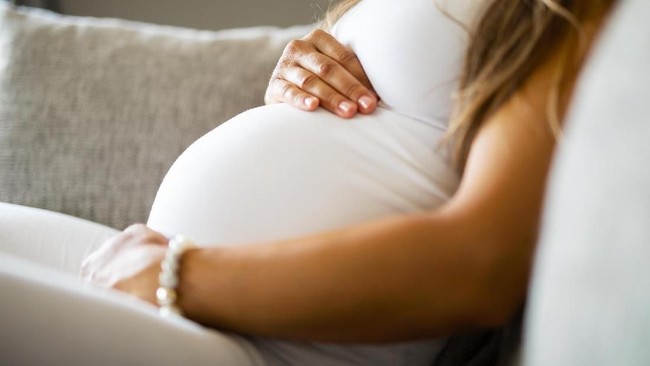 Di usia 40 tahunan, kehamilan sebenarnya tergolong berisiko. Apa saja risiko kehamilan di usia 40 tahun?