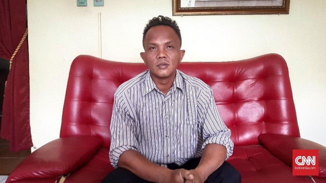 Seorang pedagang galon Yusrianto (36) mengaku serius mencalonkan diri menjadi wali kota Tangerang Selatan dan tak gentar bersaing dengan politikus kawakan.