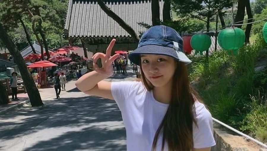 2. Solbin LABOUM Nama tiga selebritis ini pernah terseret dengan skandal boyband BTS.