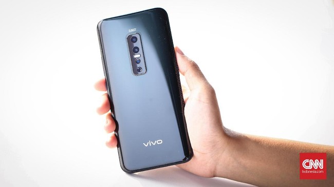 Vivo V17 Pro dibekali dua kamera depan 'menyembul' V17 Pro dan empat sensor di bagian belakang dengan sebuah flash.