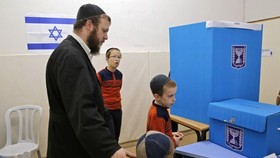 Netanyahu-Gantz Bersaing, Israel Tegang Tunggu Hasil Pemilu