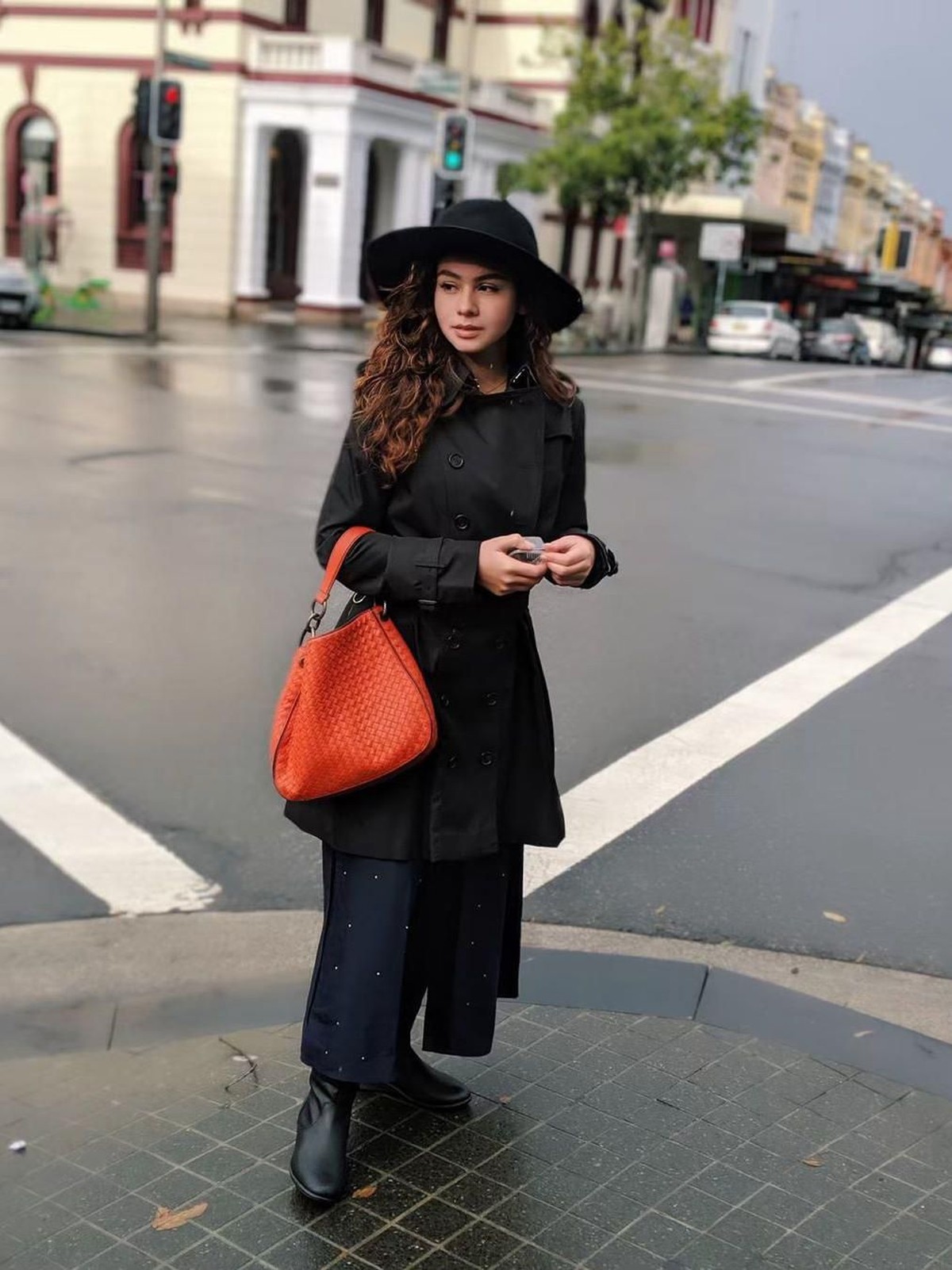 Sahila Hisyam menjadi perempuan yang dipilih Vicky Prasetyo untuk menemani hari-harinya&period; Seperti apa sih pesona Sahila yang bikin Vicky kepincut&quest;