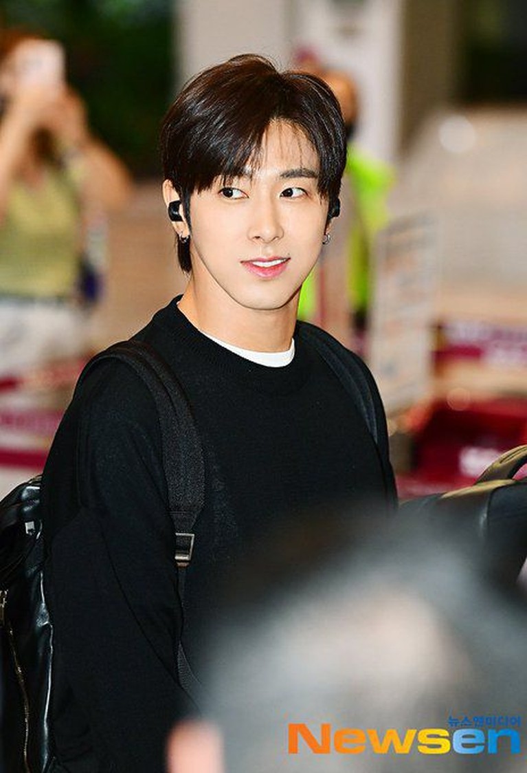 Tampilan terbaru Yunho TVXQ ini membuktikan dirinya masih awet muda meski sudah berusia 33 tahun. Seperti apa tampilan Yunho? 