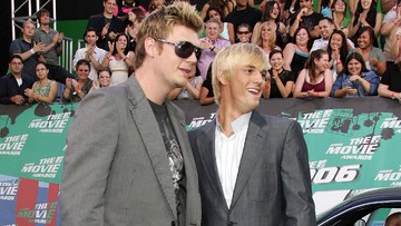 NICK CARTER SANG KAKAK BERDUKA