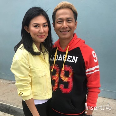 Pernikahan Sederhana Ala Delon dan Aida Noplie