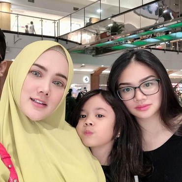 Bikin Patah Hati, Putri Mulan Jameela Pamer Foto Bareng Pacar