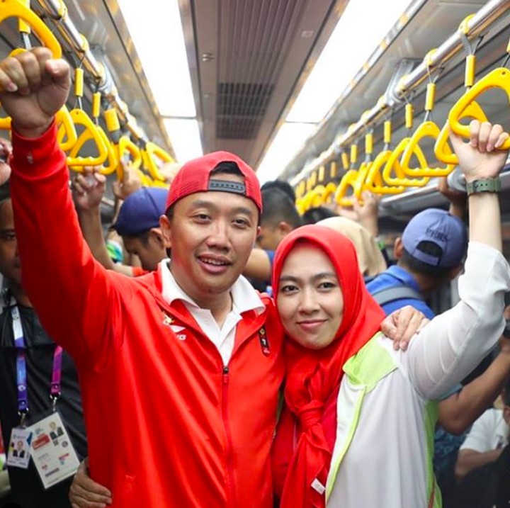 <p>Imam Nahrawi memiliki istri yang cantik bernama Shobibah Rohmah atau biasa disapa Obib. (Foto: Instagram @obib_nahrawi)</p>