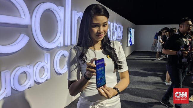 Realme Race disebut akan  dilengkapi dengan teknologi isi daya cepat 125W isi daya cepat dengan chipset Snapdragon 888.