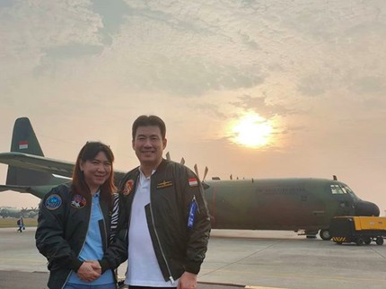 Lama Tak Muncul, Cek 8 Foto Mesra Susy Susanti & Alan Budikusuma