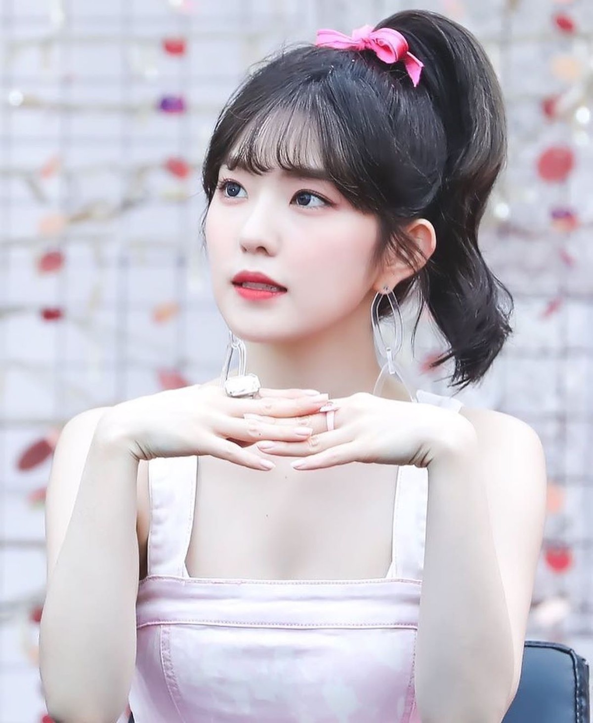 Irene Red Velvet diketahui hampir menginjak usia 30 tahun&period; Namun wanita berambut panjang ini justru terlihat awet muda dengan enam gaya rambut ini&period;