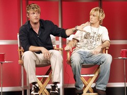 Nick Carter Menangis di Konser Backstreet Boys Usai Aaron Carter Meninggal
