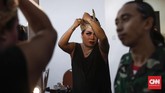 FOTO: Srimulat Masih Bergeliat Srimulat masih ada, setidaknya di Surabaya. Pada 10 Agustus lalu, kelompok warisan Teguh Slamet dan Srimulat ini mentas dan membuat penonton tertawa.