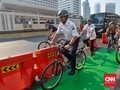 Uji Coba 7 Jalur Sepeda, Anies Baswedan Gowes ke Kantor