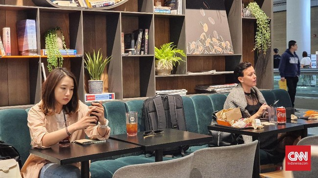 Pelaku industri dan pengamat menggadang-gadang frekuensi ideal yang cocok berjodoh dengan implementasi 5G.