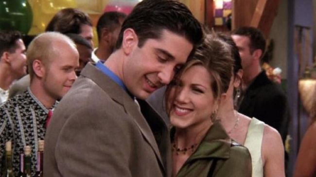 Jennifer Aniston dan David Schwimmer mengaku mereka sempat saling suka saat menjalani syuting Friends pada musim-musim awal.