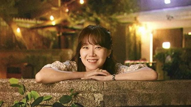Drama Korea 'When the Camellia Blooms' sekaligus menjadi ajang reuni bagi pemeran utama Gong Hyo-jin dan Kim Ji-suk.